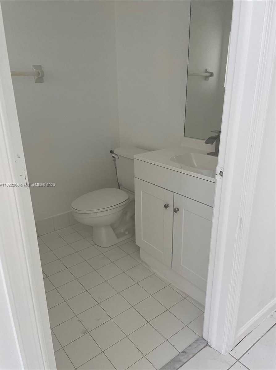 Small Image of Coral Springs Number 3