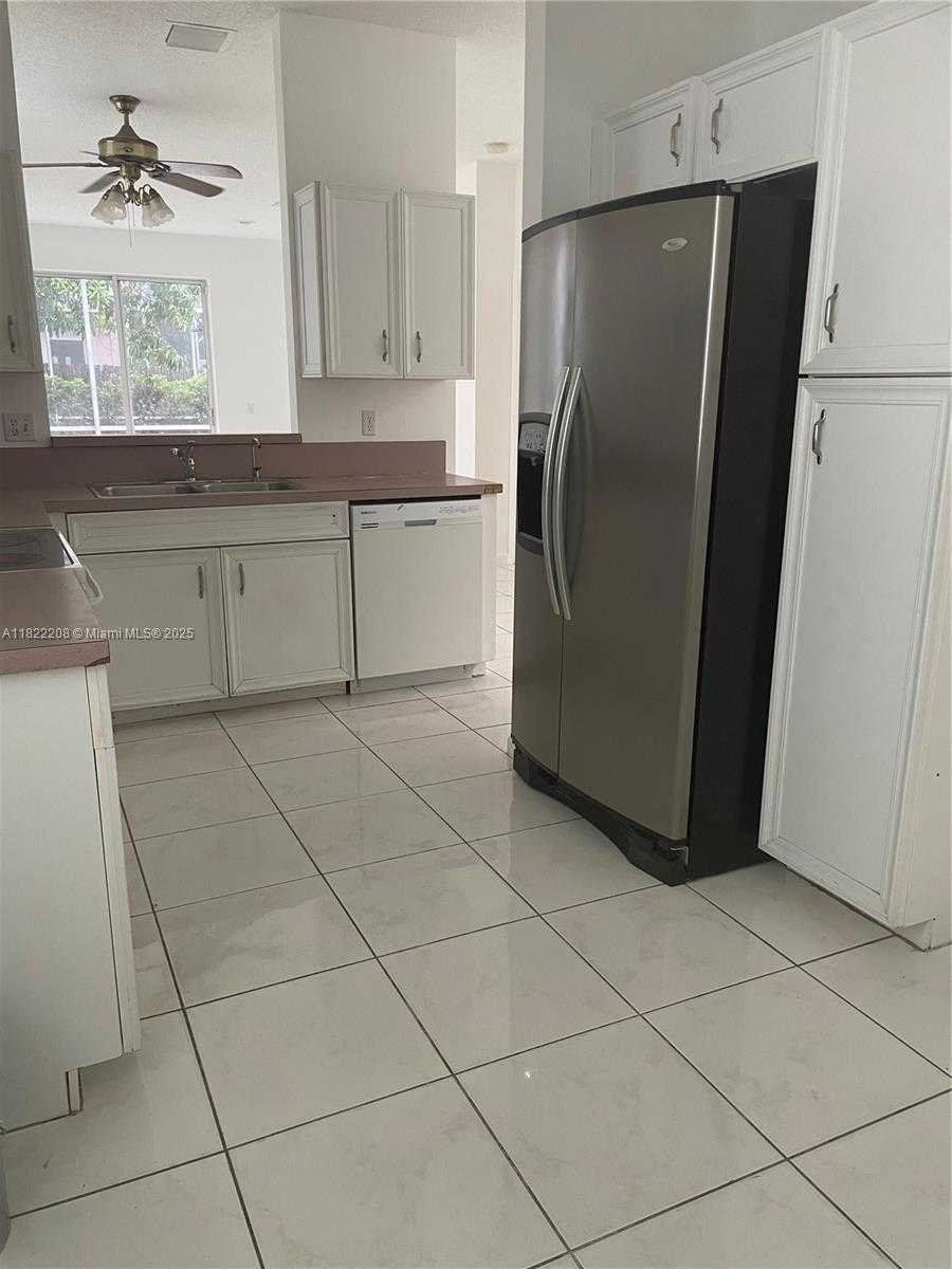 Small Image of Coral Springs Number 5