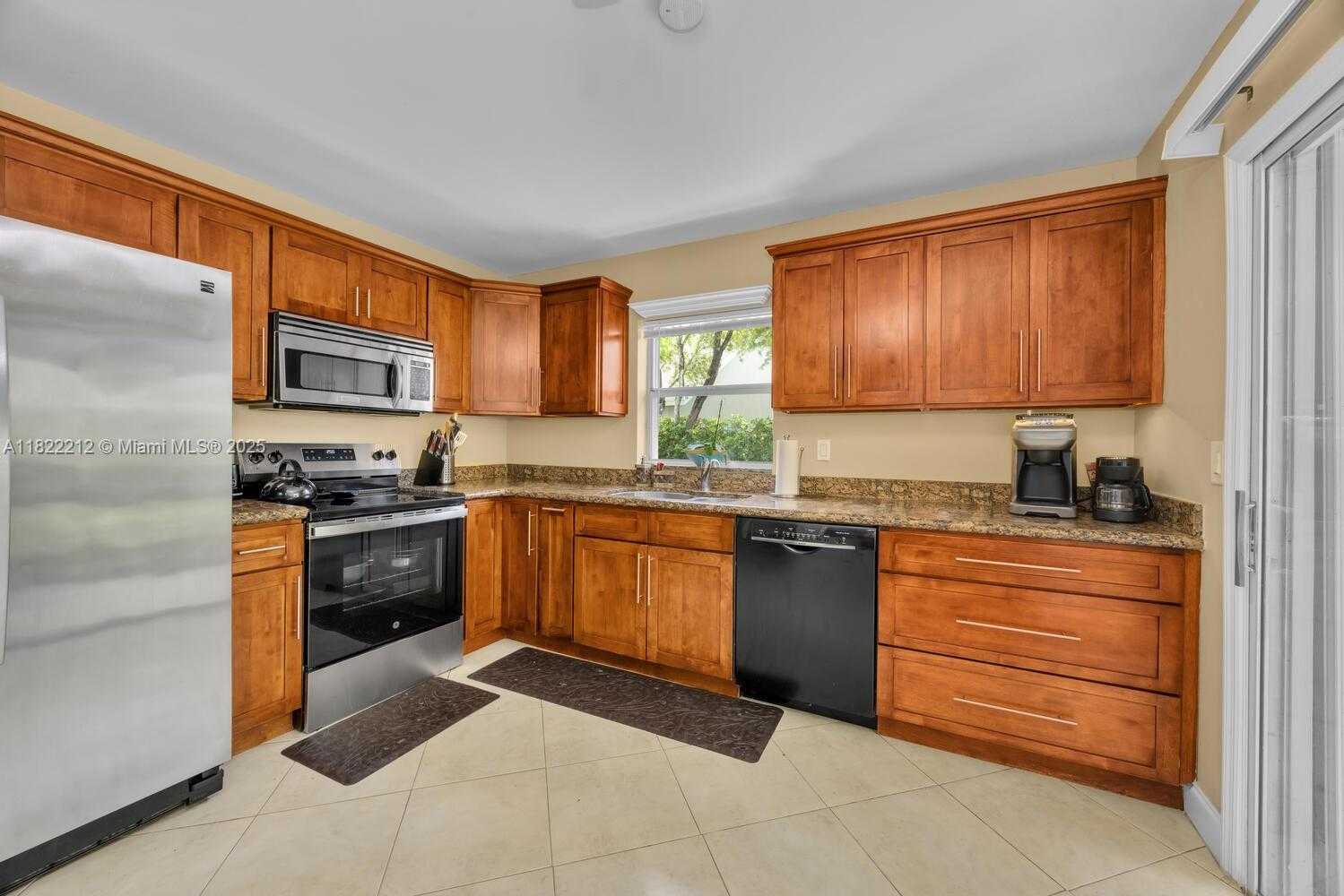 Small Image of 470 SOUTH EAST 21ST LN, Homestead Number 10
