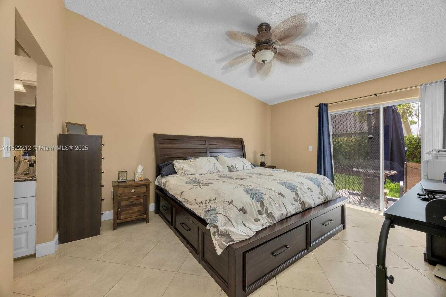 Small Image of 470 SOUTH EAST 21ST LN, Homestead Number 12