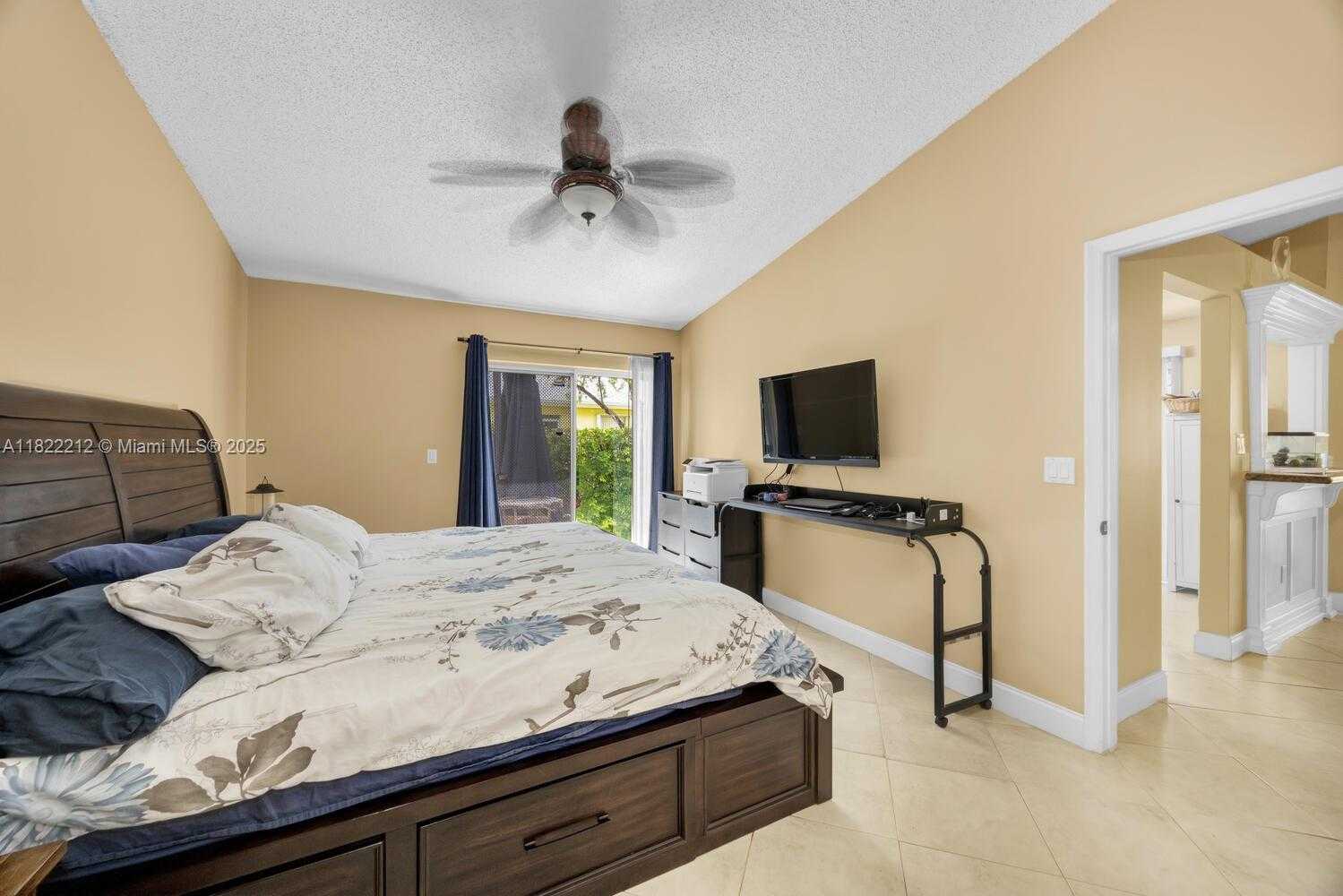 Small Image of 470 SOUTH EAST 21ST LN, Homestead Number 13