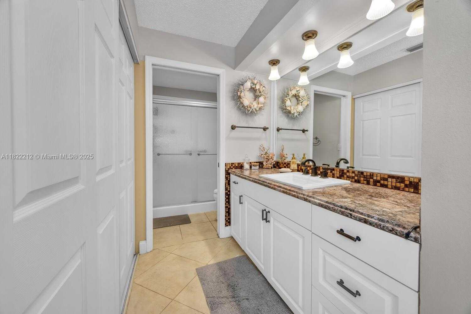 Small Image of 470 SOUTH EAST 21ST LN, Homestead Number 14