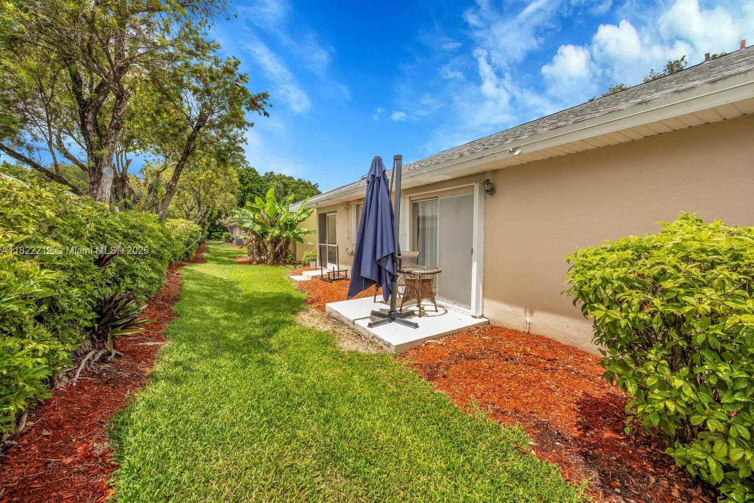 Small Image of 470 SOUTH EAST 21ST LN, Homestead Number 24