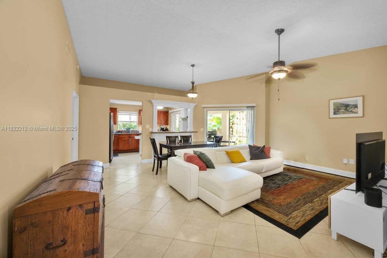 Small Image of 470 SOUTH EAST 21ST LN, Homestead Number 6