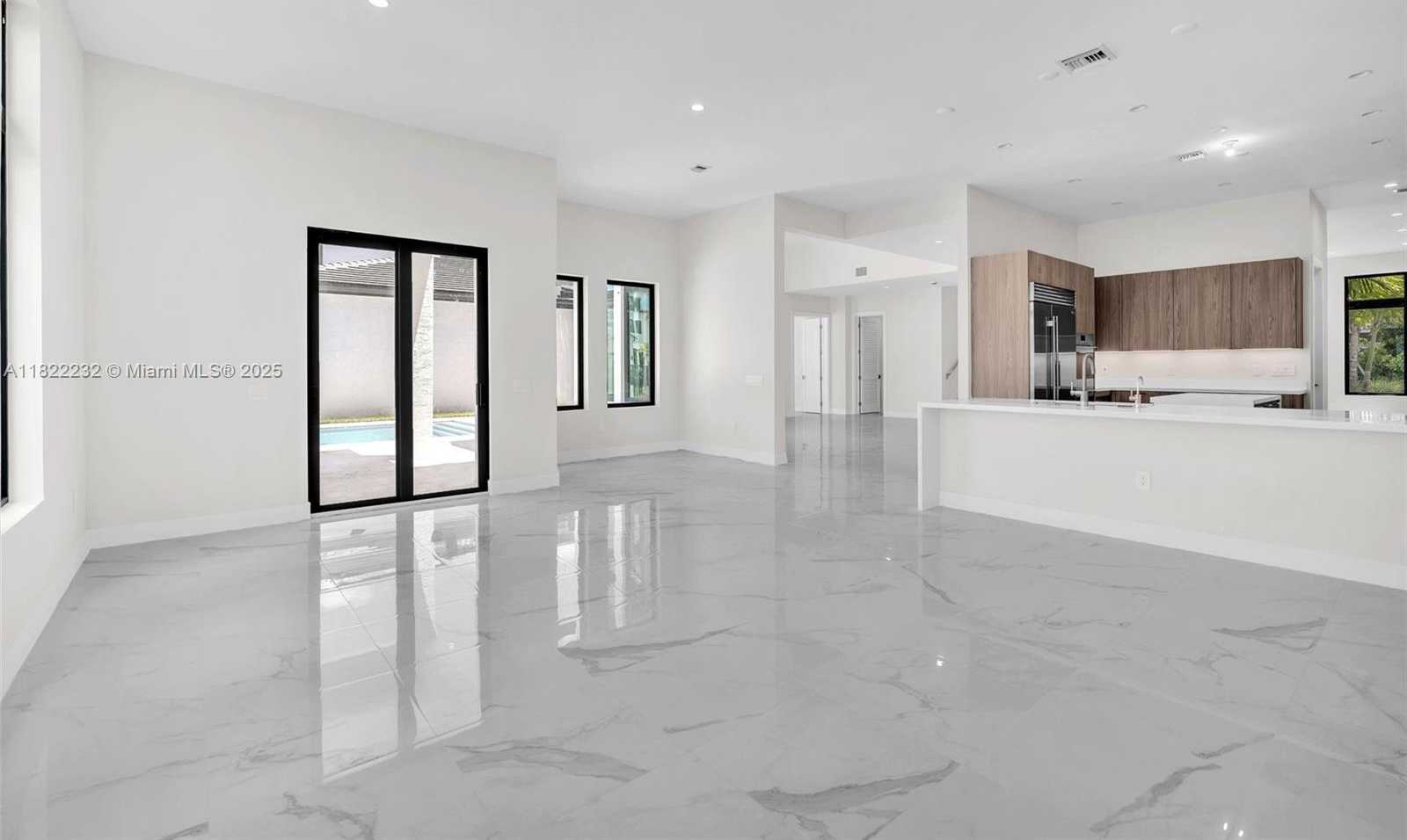 Small Image of 3511 ASHWOOD CIR S, Hollywood Number 15