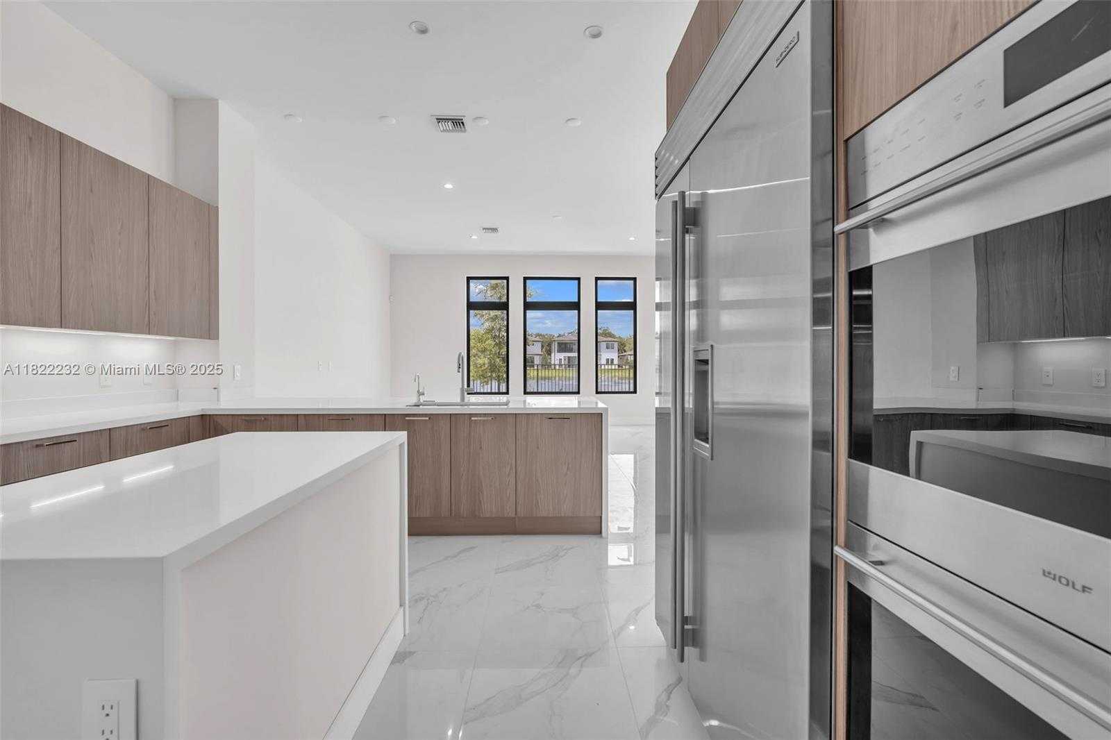 Small Image of 3511 ASHWOOD CIR S, Hollywood Number 20