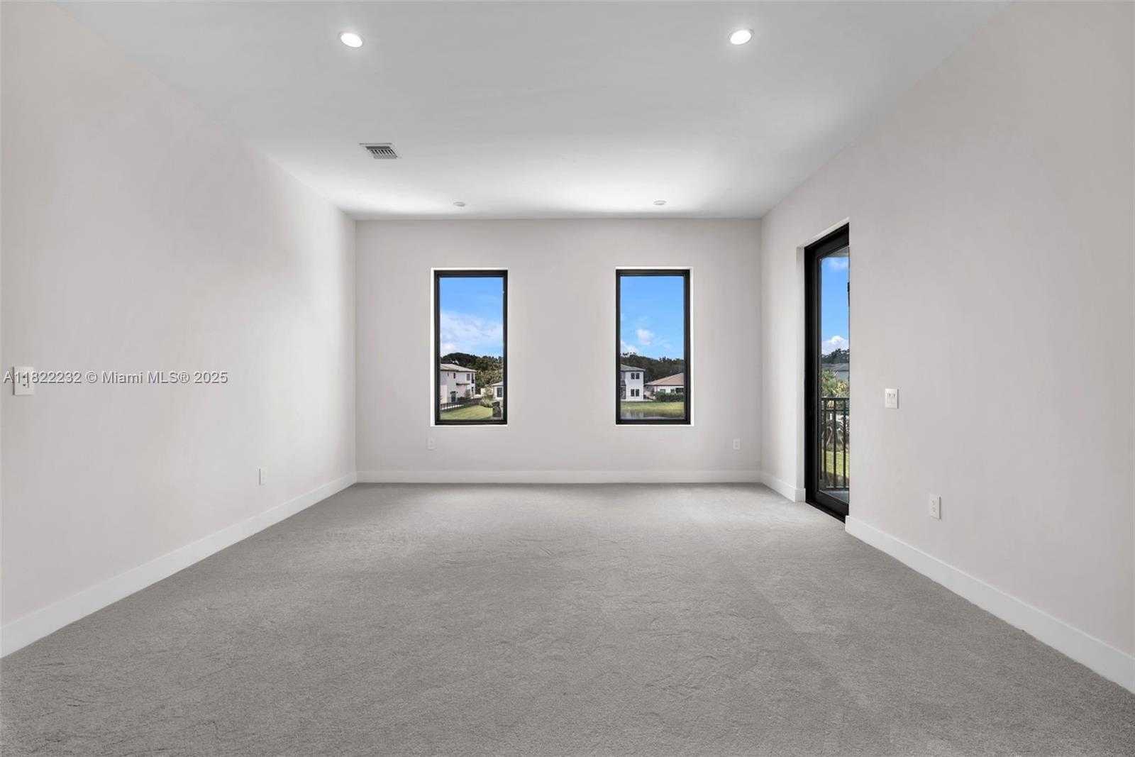 Small Image of 3511 ASHWOOD CIR S, Hollywood Number 30
