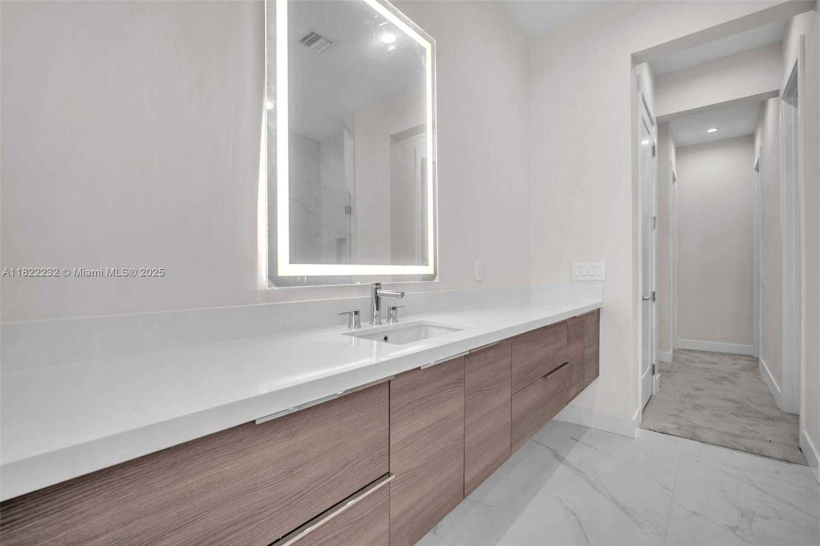 Small Image of 3511 ASHWOOD CIR S, Hollywood Number 34