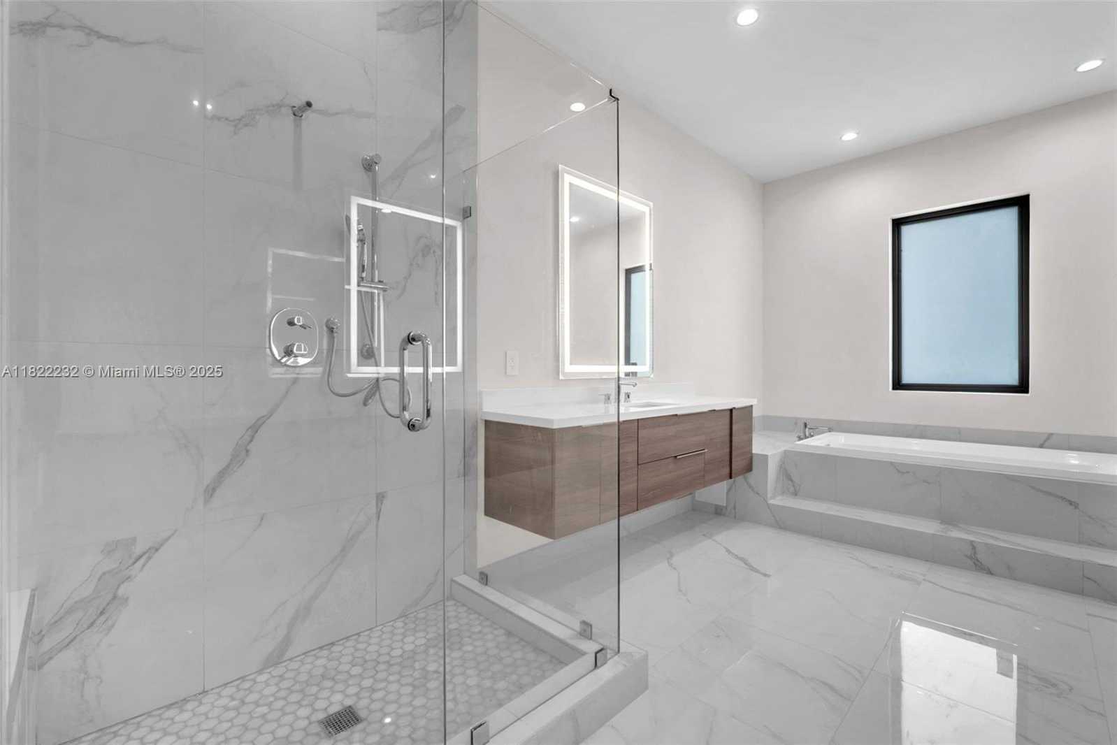 Small Image of 3511 ASHWOOD CIR S, Hollywood Number 36