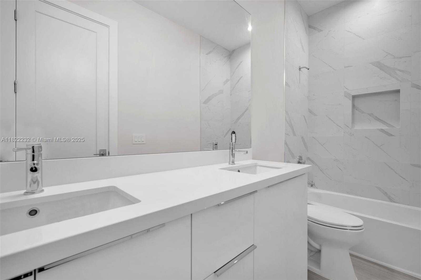 Small Image of 3511 ASHWOOD CIR S, Hollywood Number 43