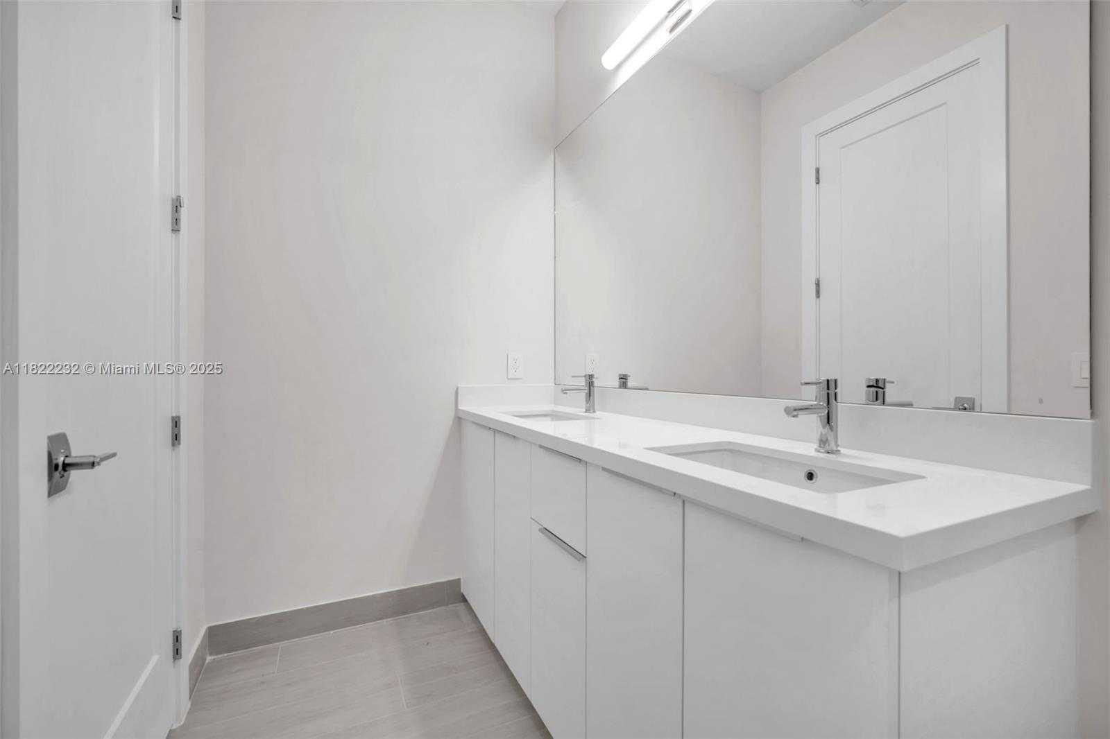 Small Image of 3511 ASHWOOD CIR S, Hollywood Number 44