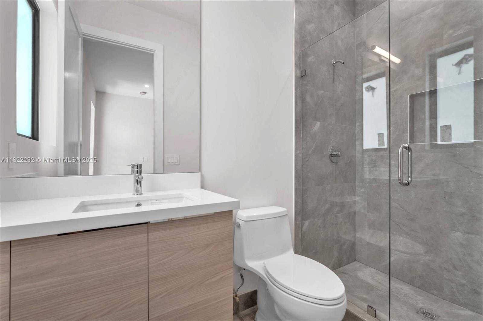 Small Image of 3511 ASHWOOD CIR S, Hollywood Number 45