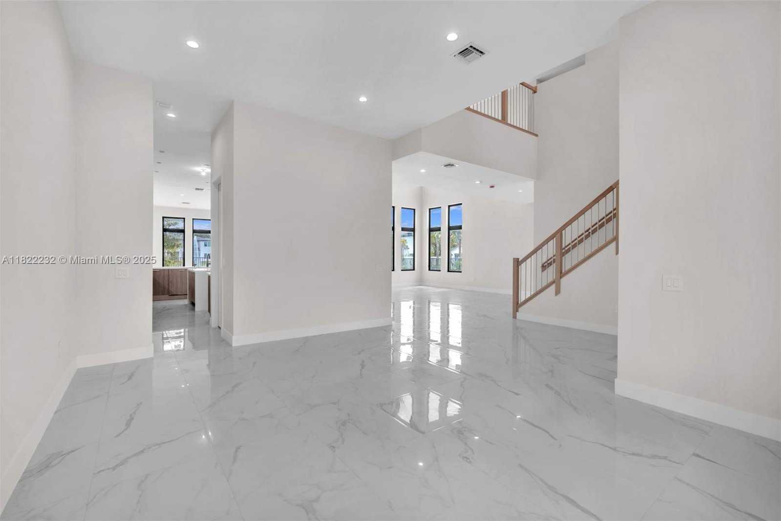 Small Image of 3511 ASHWOOD CIR S, Hollywood Number 6