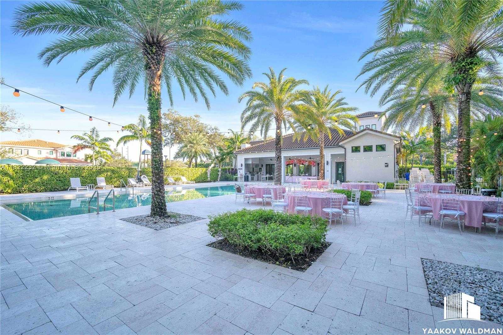 Small Image of 3511 ASHWOOD CIR S, Hollywood Number 67