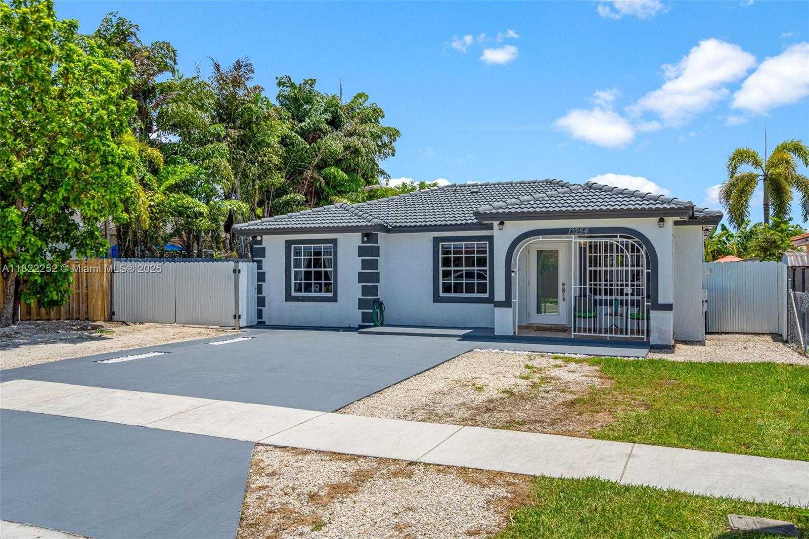 Small Image of 13254 SOUTH WEST 275TH LN, Homestead Number 2