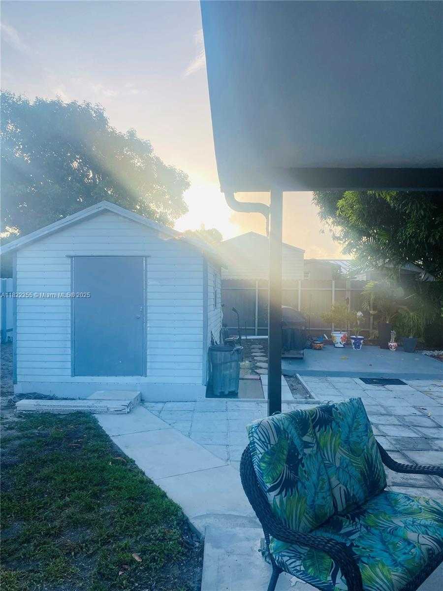 Small Image of 19725 NORTH WEST 32ND CT, Miami Gardens Number 27
