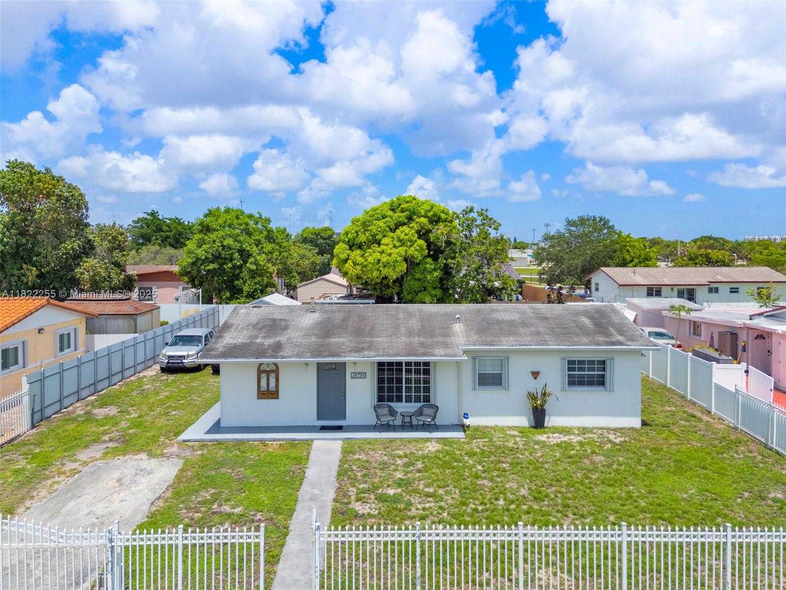 Small Image of 19725 NORTH WEST 32ND CT, Miami Gardens Number 3