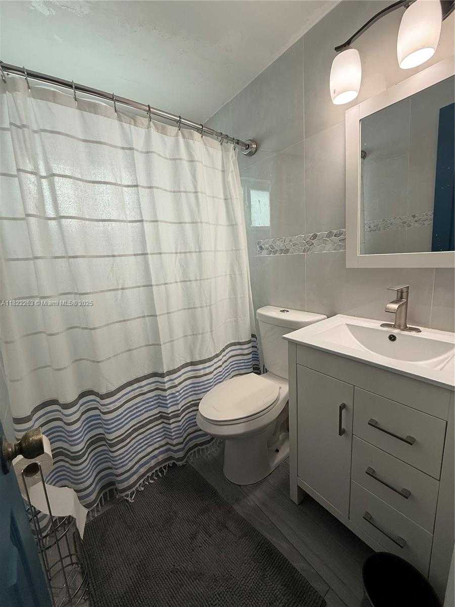 Small Image of 6604 RALEIGH ST, Hollywood Number 11