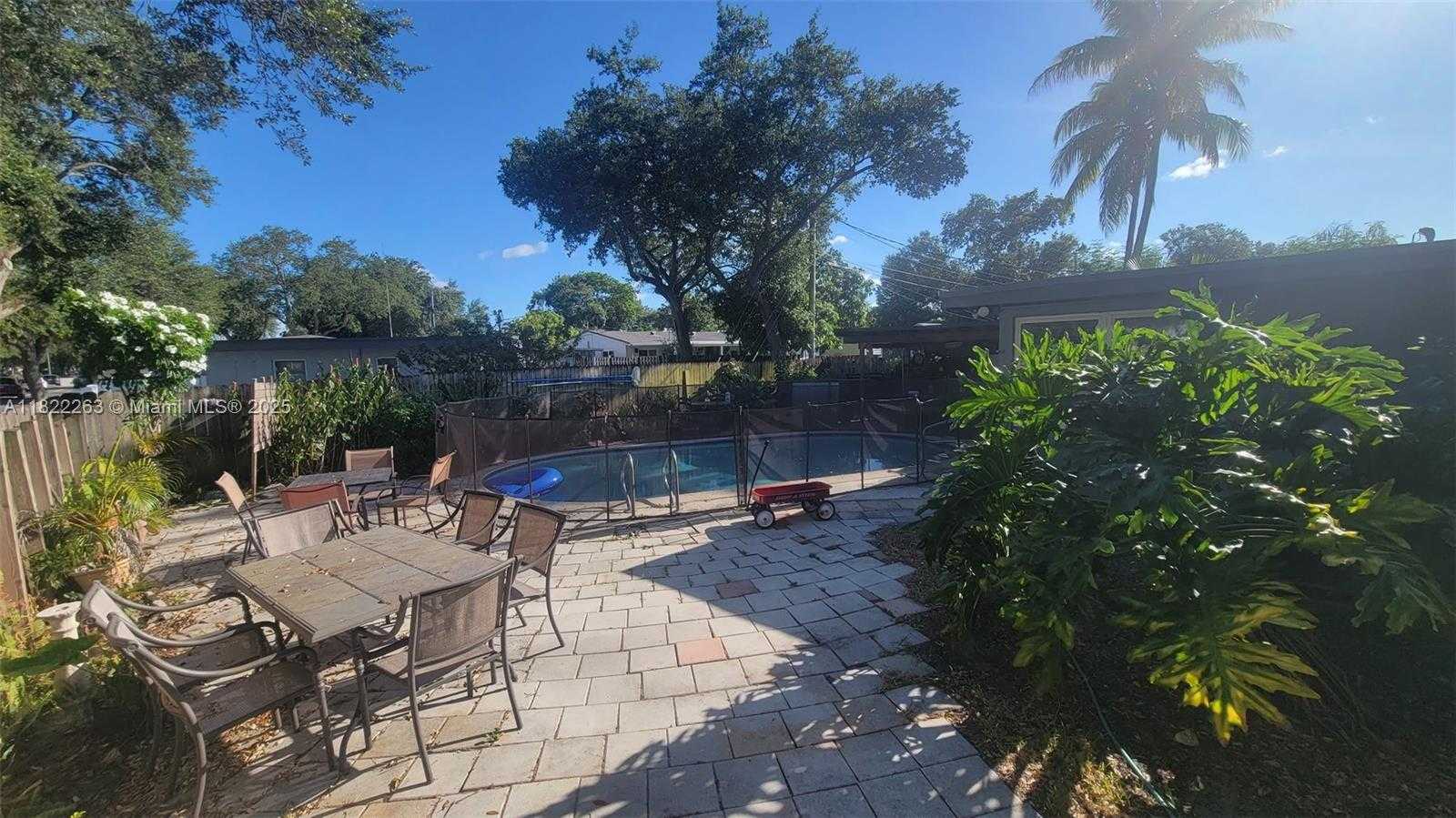Small Image of 6604 RALEIGH ST, Hollywood Number 15