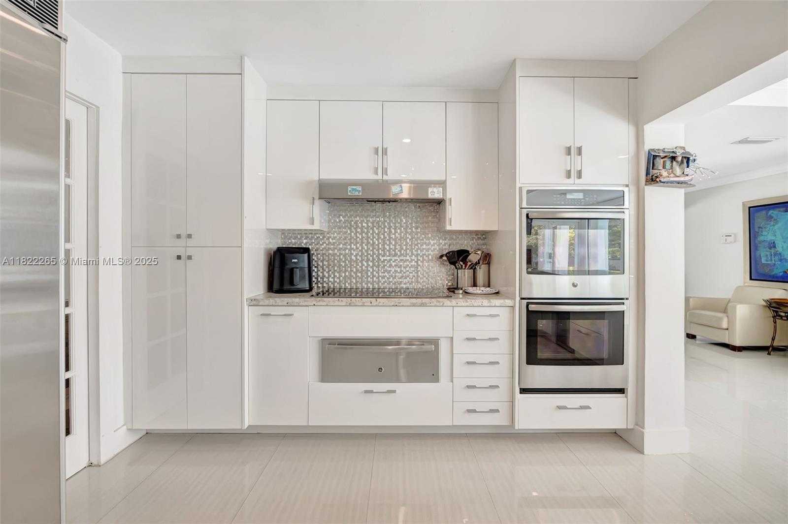 Small Image of 11230 SOUTH WEST 69TH CT, Pinecrest Number 21
