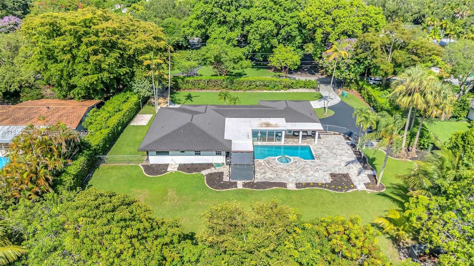 Small Image of 11230 SOUTH WEST 69TH CT, Pinecrest Number 3