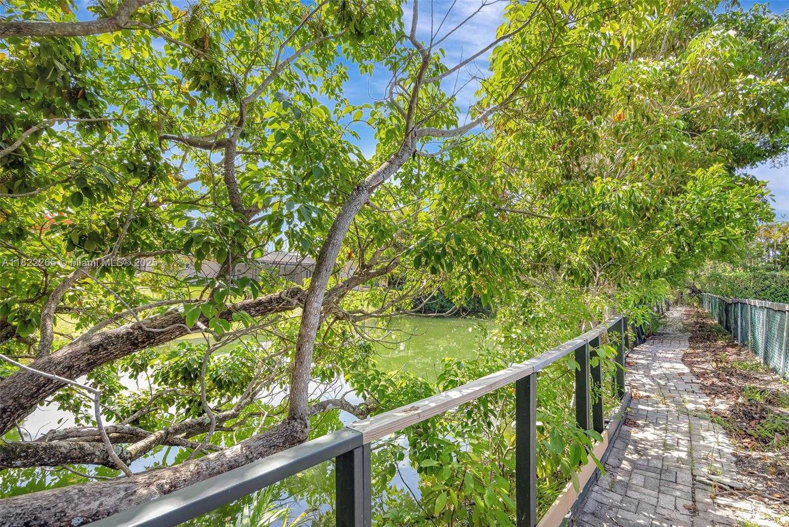 Small Image of 11230 SOUTH WEST 69TH CT, Pinecrest Number 32