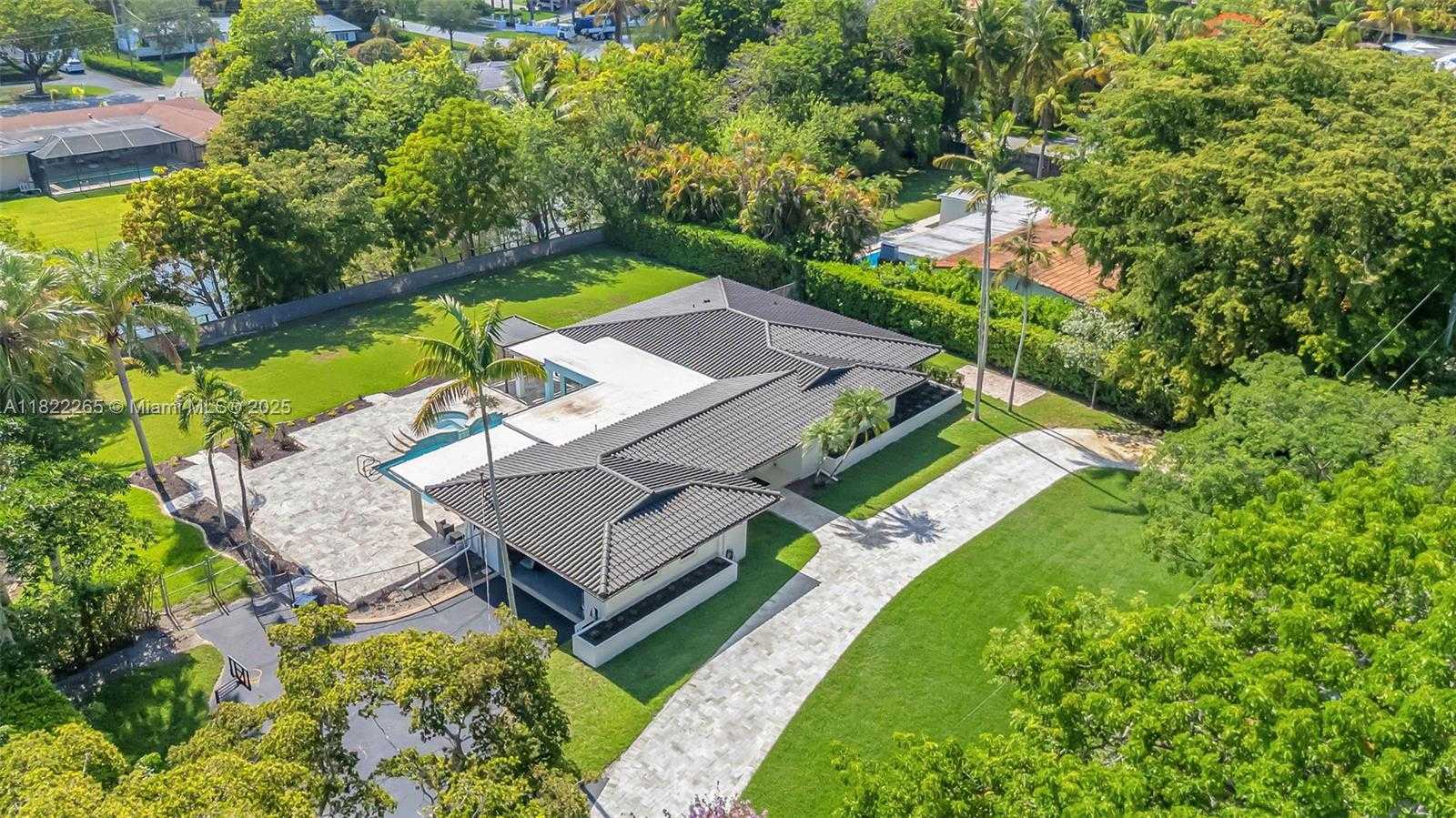 Small Image of 11230 SOUTH WEST 69TH CT, Pinecrest Number 36