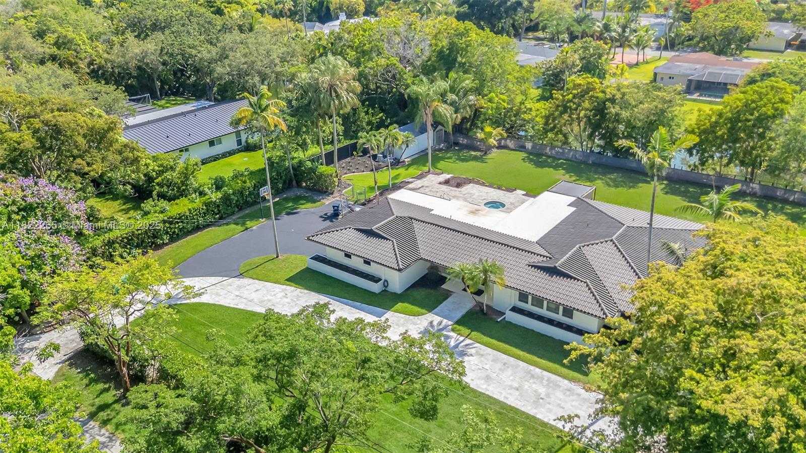 Small Image of 11230 SOUTH WEST 69TH CT, Pinecrest Number 37