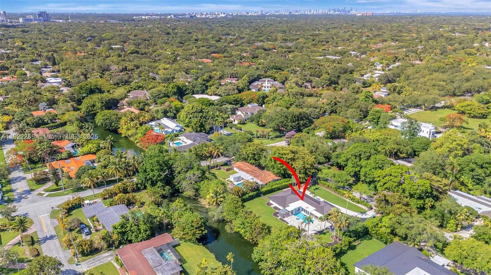 Small Image of 11230 SOUTH WEST 69TH CT, Pinecrest Number 43