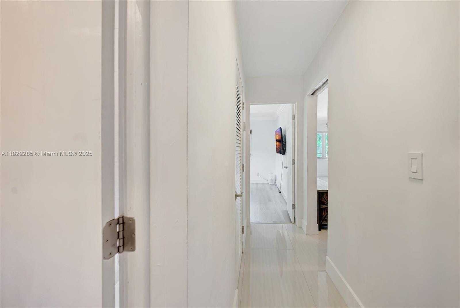 Small Image of 11230 SOUTH WEST 69TH CT, Pinecrest Number 53