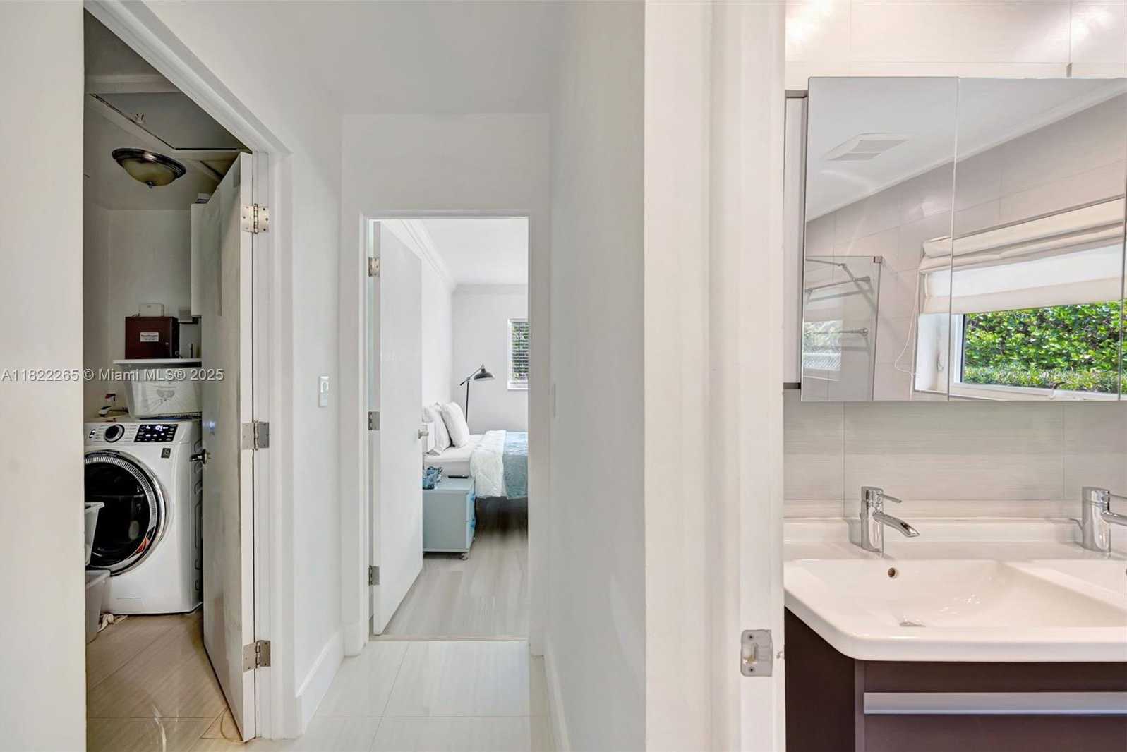 Small Image of 11230 SOUTH WEST 69TH CT, Pinecrest Number 54