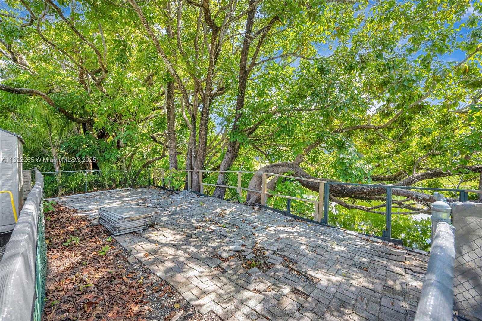 Small Image of 11230 SOUTH WEST 69TH CT, Pinecrest Number 81