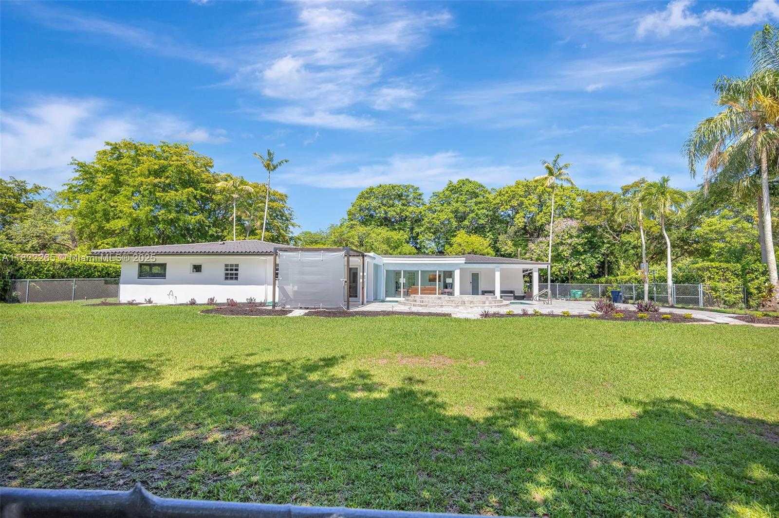 Small Image of 11230 SOUTH WEST 69TH CT, Pinecrest Number 83