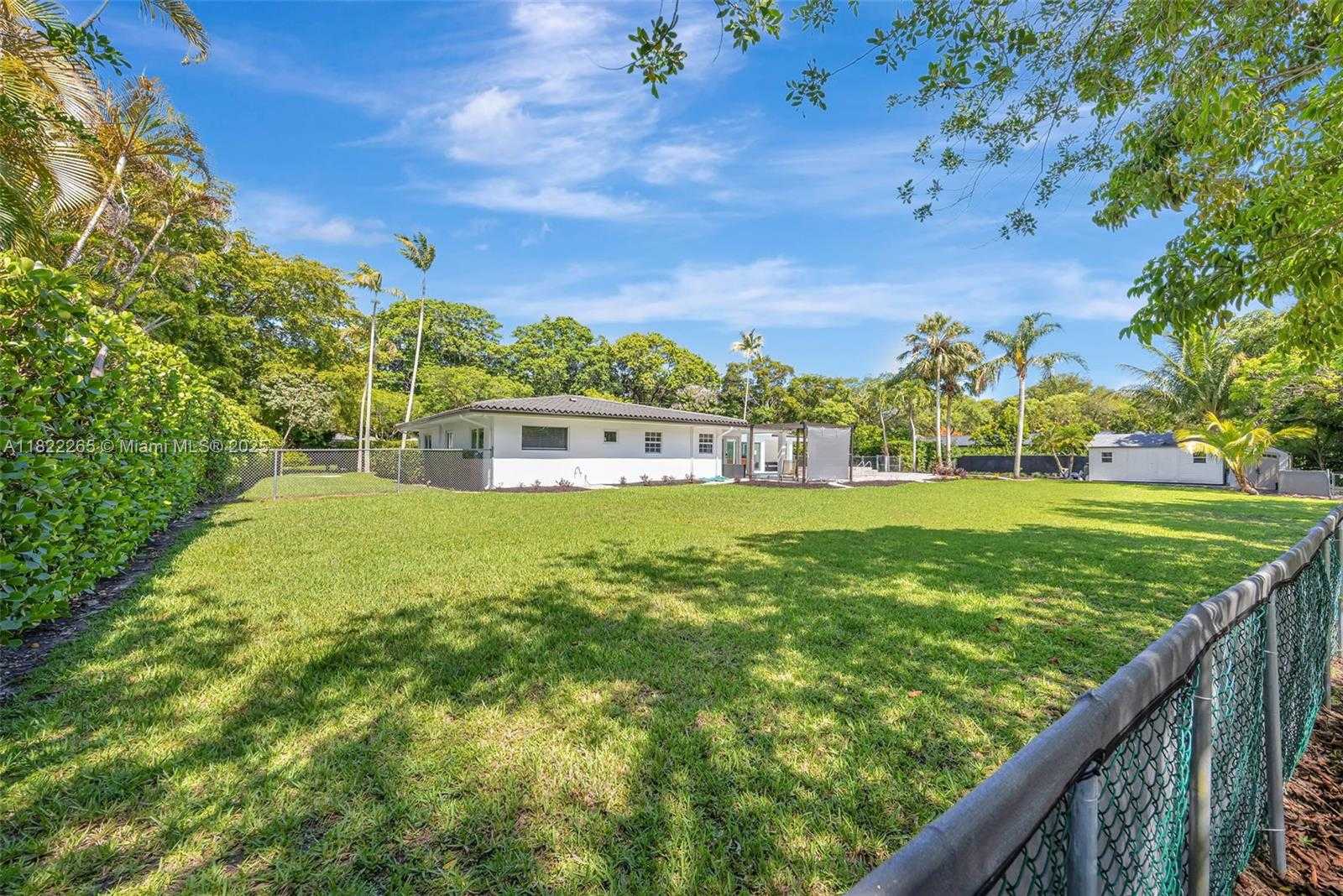 Small Image of 11230 SOUTH WEST 69TH CT, Pinecrest Number 84