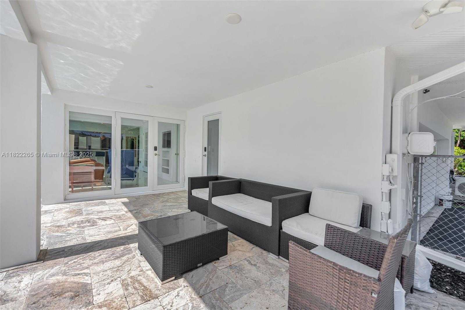 Small Image of 11230 SOUTH WEST 69TH CT, Pinecrest Number 85