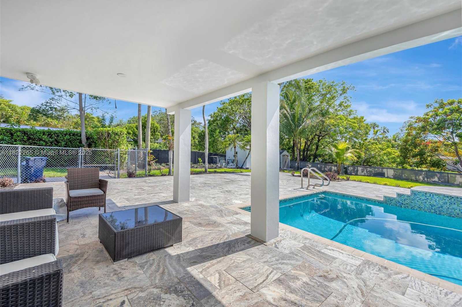 Small Image of 11230 SOUTH WEST 69TH CT, Pinecrest Number 86