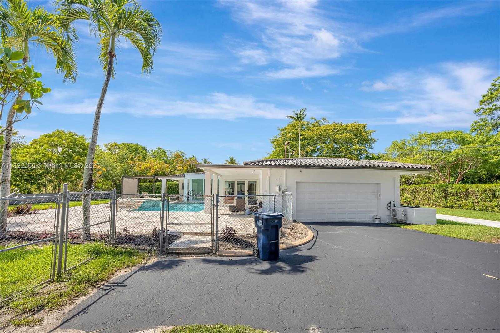 Small Image of 11230 SOUTH WEST 69TH CT, Pinecrest Number 88