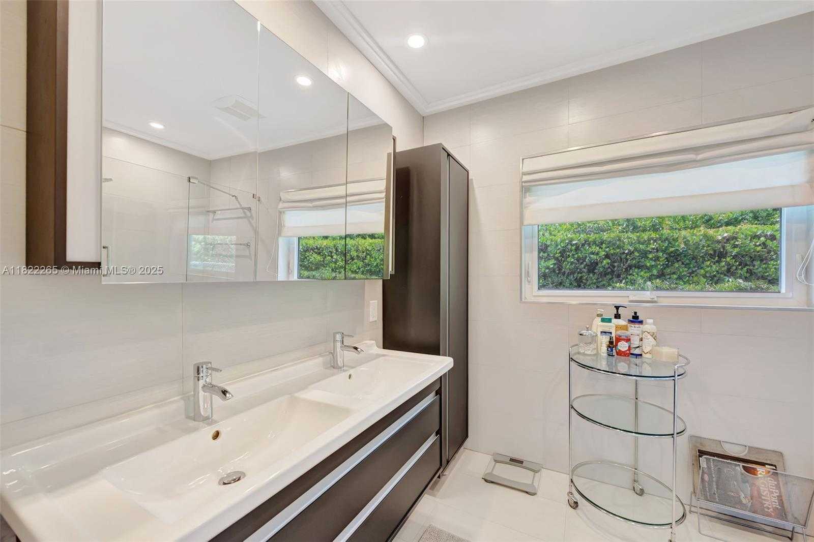 Small Image of 11230 SOUTH WEST 69TH CT, Pinecrest Number 9