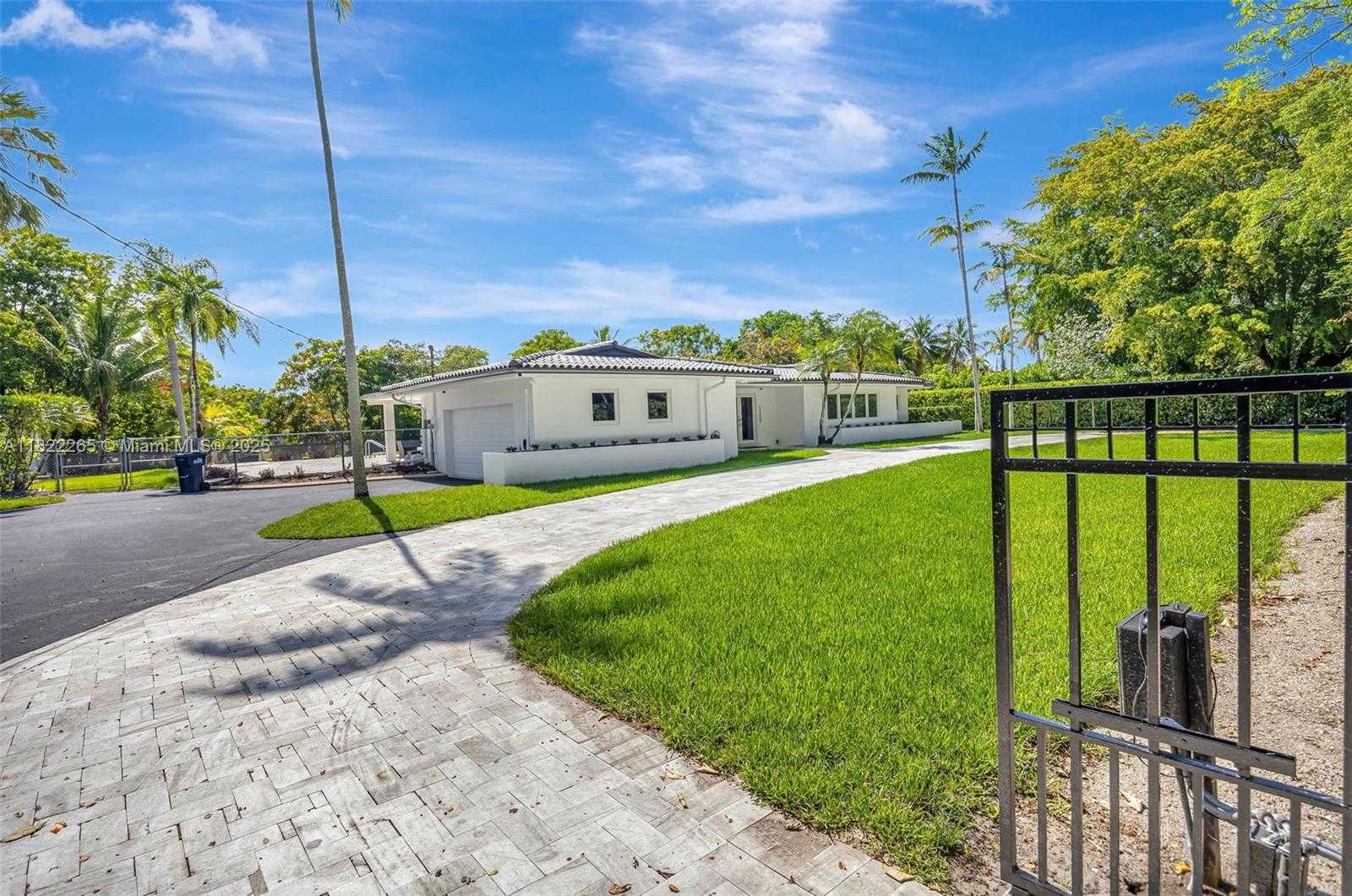 Small Image of 11230 SOUTH WEST 69TH CT, Pinecrest Number 90