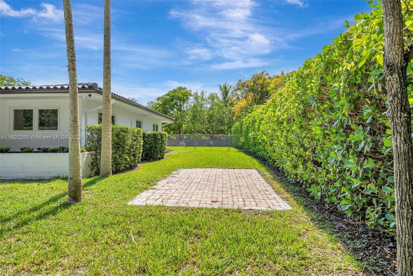 Small Image of 11230 SOUTH WEST 69TH CT, Pinecrest Number 92
