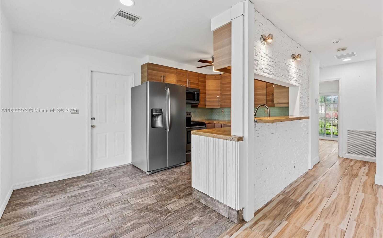 Small Image of 6073 NORTH WEST 27TH ST, Margate Number 10