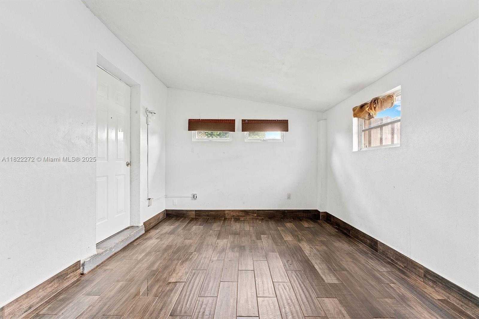 Small Image of 6073 NORTH WEST 27TH ST, Margate Number 19