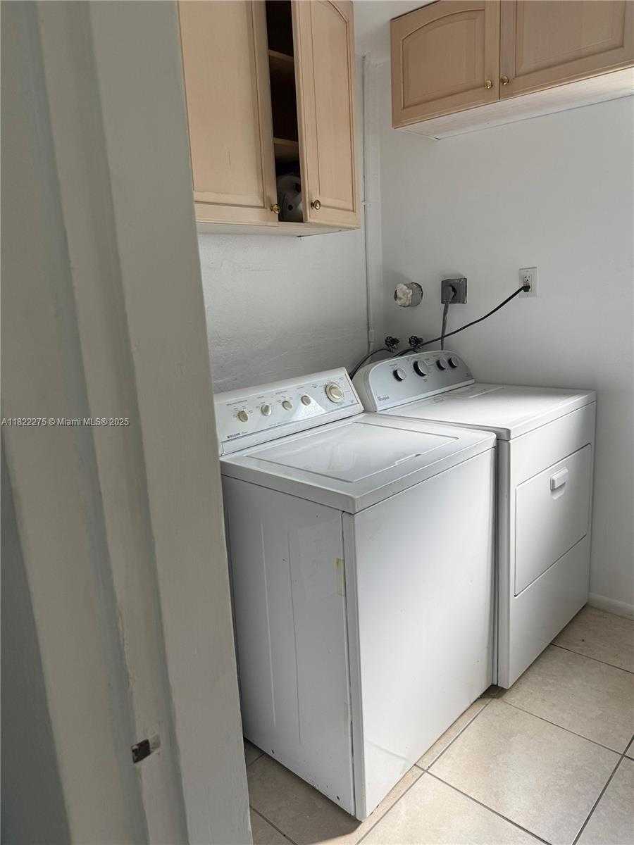 Small Image of 205 SOUTH WEST 21ST WAY, Fort Lauderdale Number 16