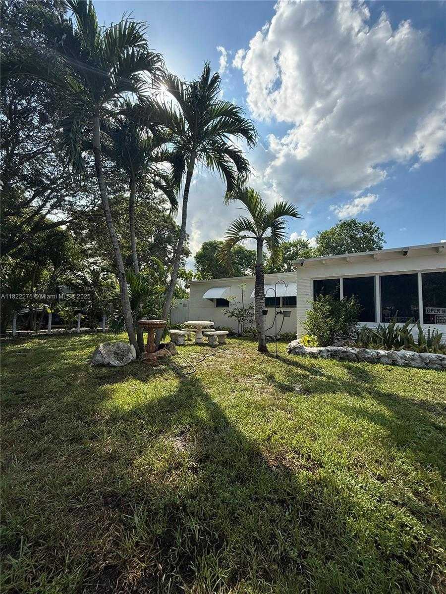 Small Image of 205 SOUTH WEST 21ST WAY, Fort Lauderdale Number 2
