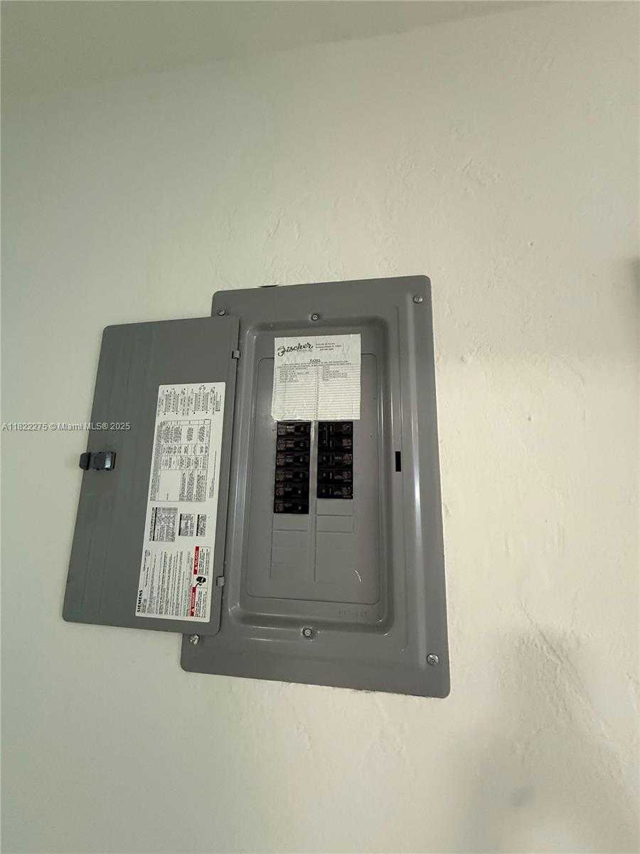 Small Image of 205 SOUTH WEST 21ST WAY, Fort Lauderdale Number 21
