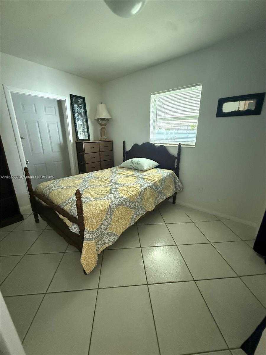 Small Image of 205 SOUTH WEST 21ST WAY, Fort Lauderdale Number 28