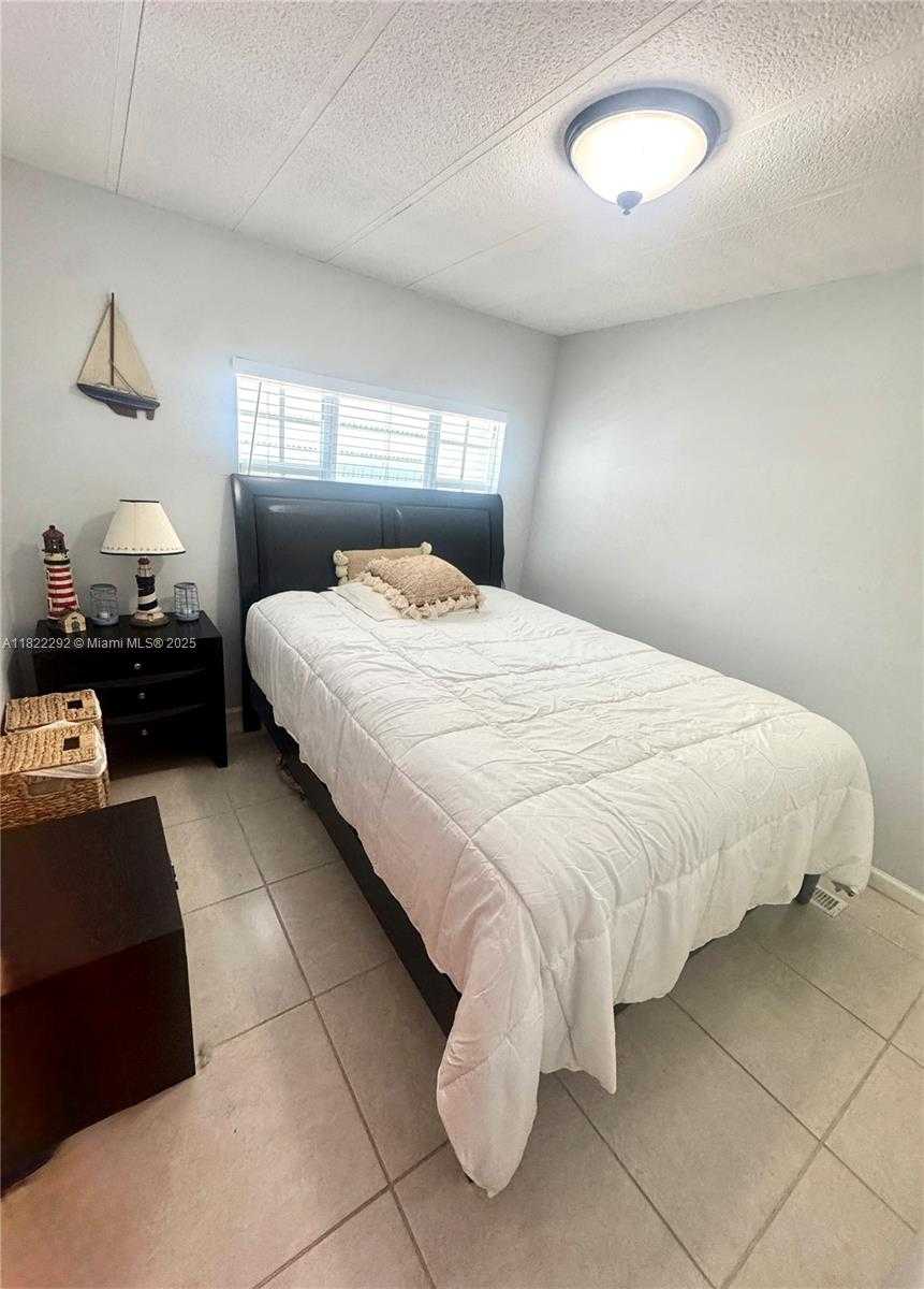 Small Image of 118 BURGUNDY DR, Tavernier Number 14