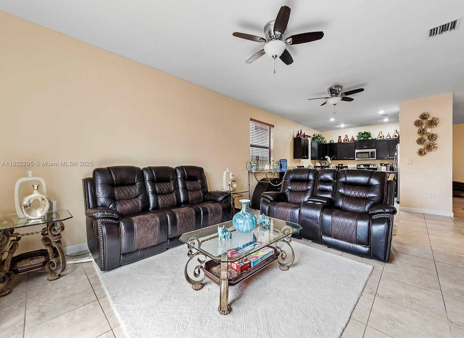 Small Image of 572 SOUTH EAST 34TH TER, Homestead Number 15