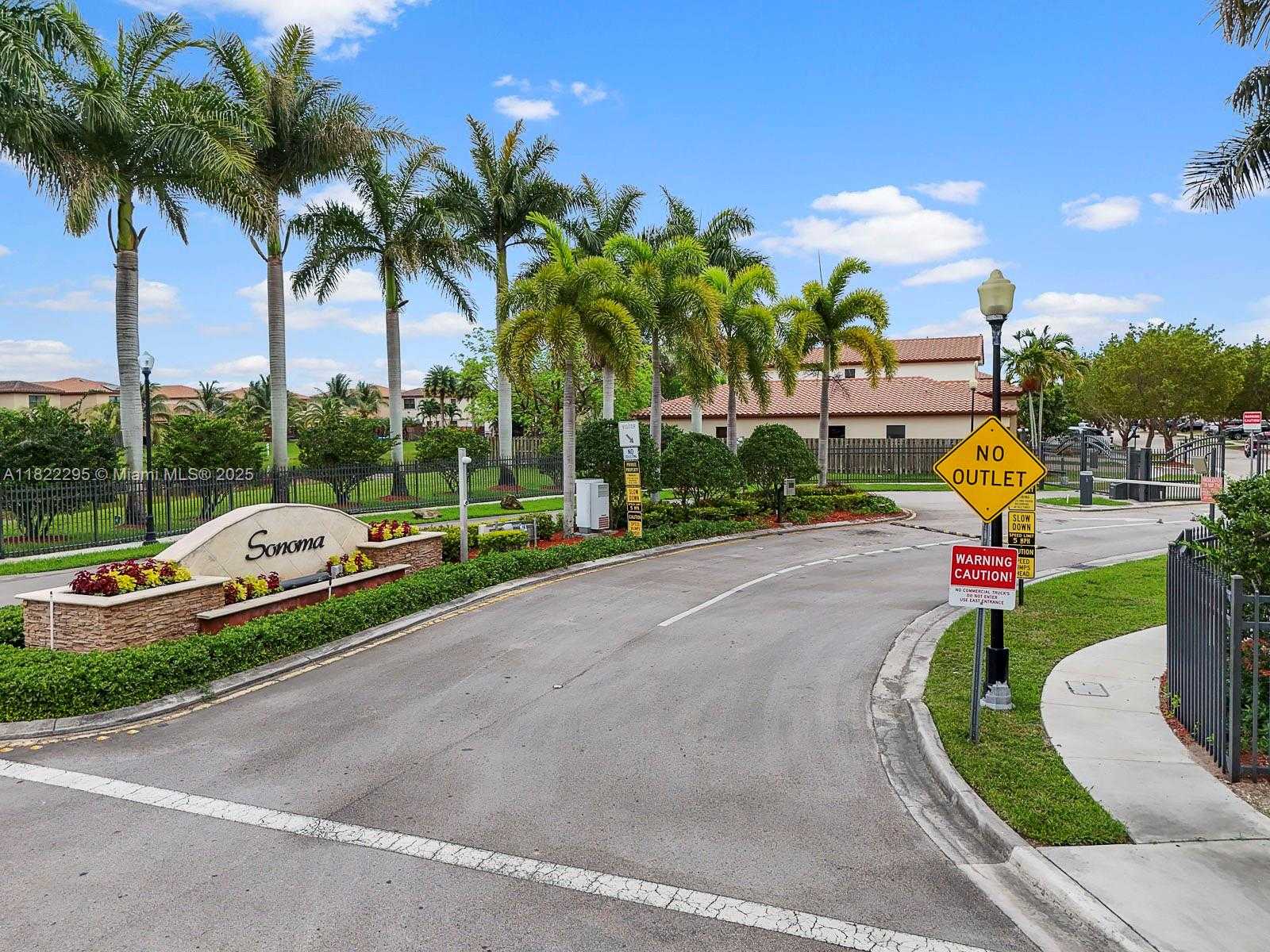 Small Image of 572 SOUTH EAST 34TH TER, Homestead Number 2
