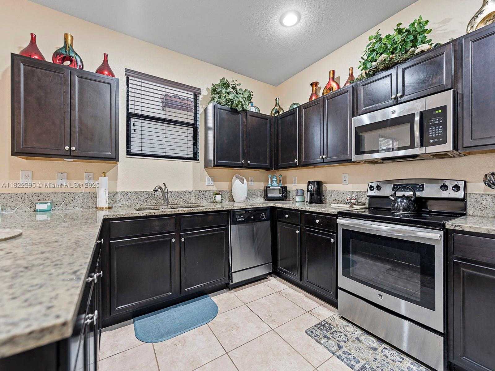 Small Image of 572 SOUTH EAST 34TH TER, Homestead Number 21